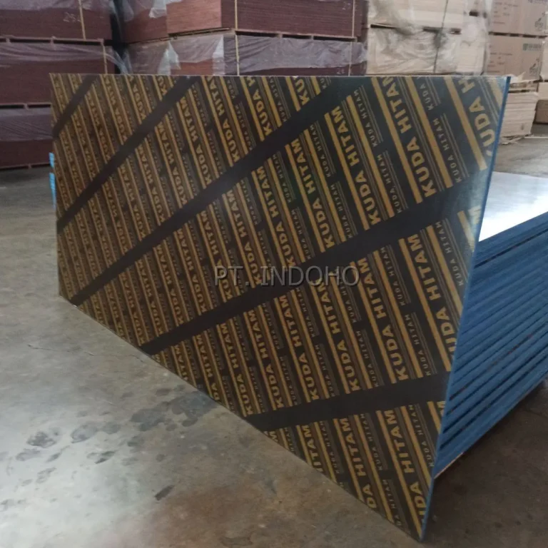 Triplek Phenolic Film Face Kuda Hitam 18mm untuk Bekisting Cor Beton PT Indoho
