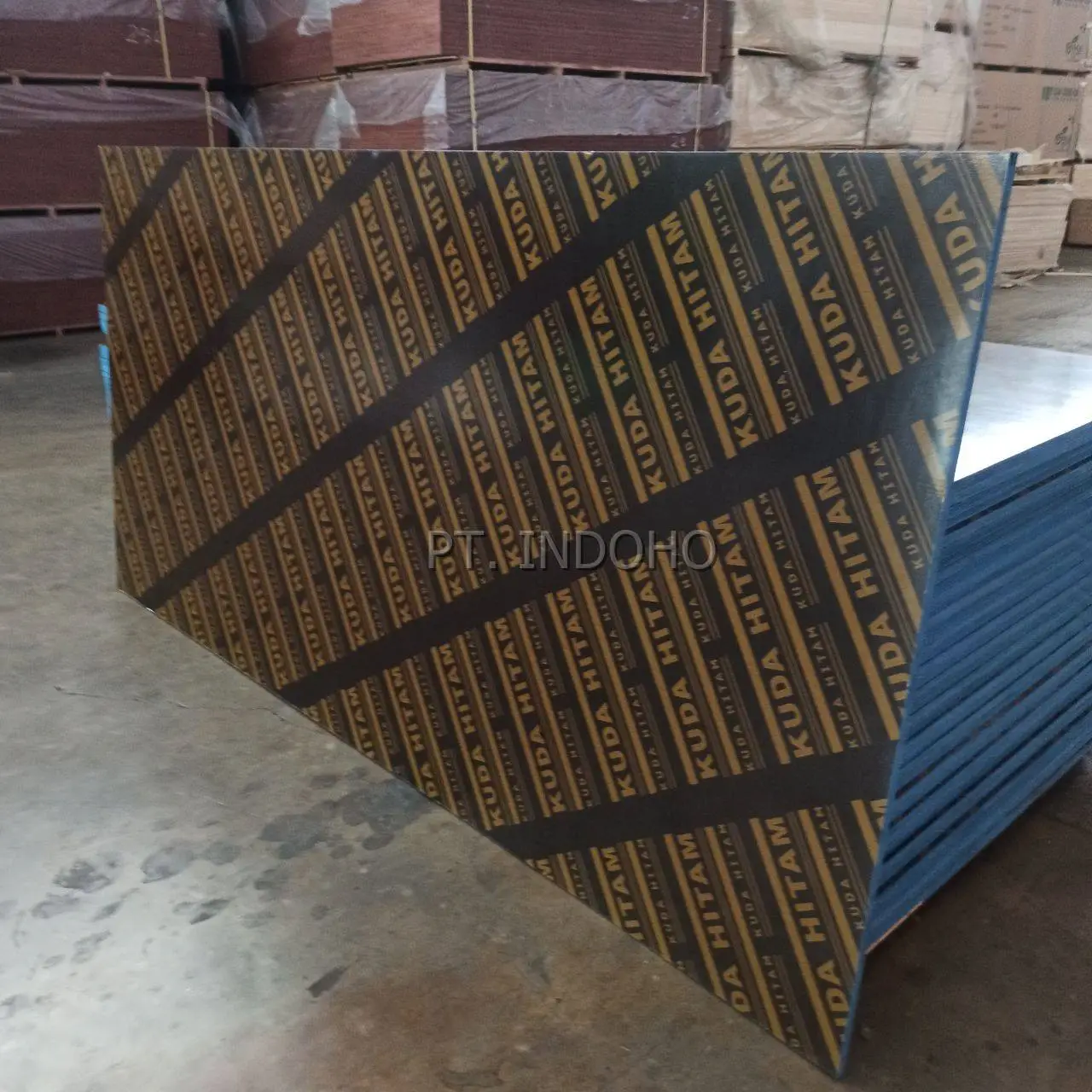 Plywood phenolic film face Kuda Hitam tipe double face